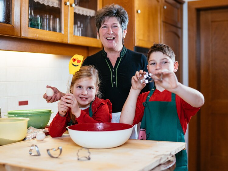 Spaß und gemeinsames Backen am Malerhof | © Daniel Gollner/ Urlaub am Bauernhof Kärnten