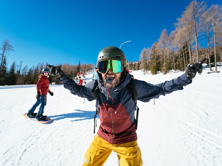 Mann auf Snowboard | © Urlaub am Bauernhof Kärnten / Daniel Gollner