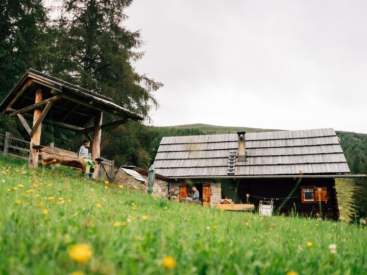 Hütte mit Schaukel | © Urlaub am Bauernhof Kärnten / Daniel Gollner