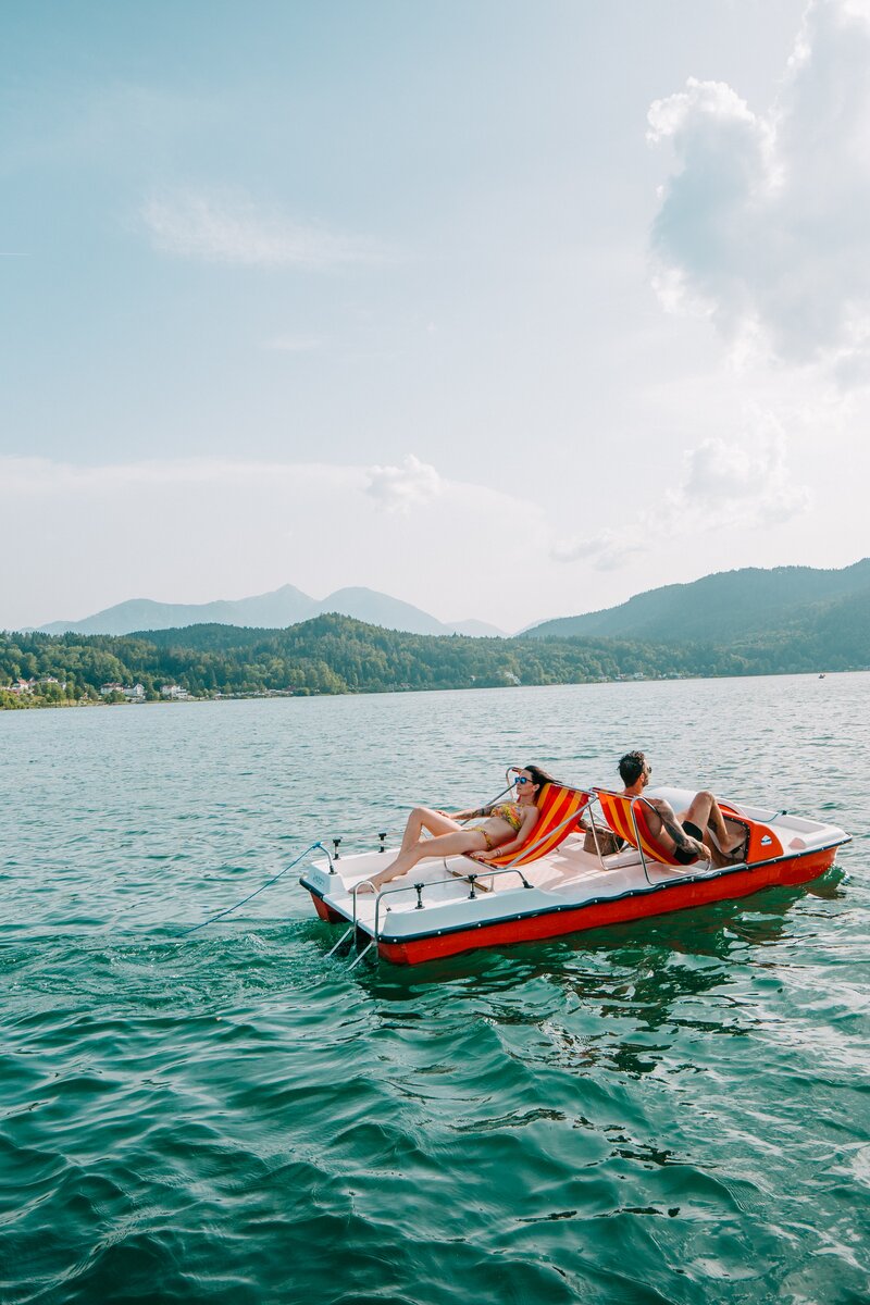 Tretboot mitten am See in Kärnten | © Tourismusregion Klopeiner See - Südkärnten GmbH / Martin Hofmann