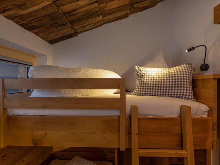 Stockbett mit Bettwäsche | © Urlaub am Bauernhof Kärnten/ Achim Mandler