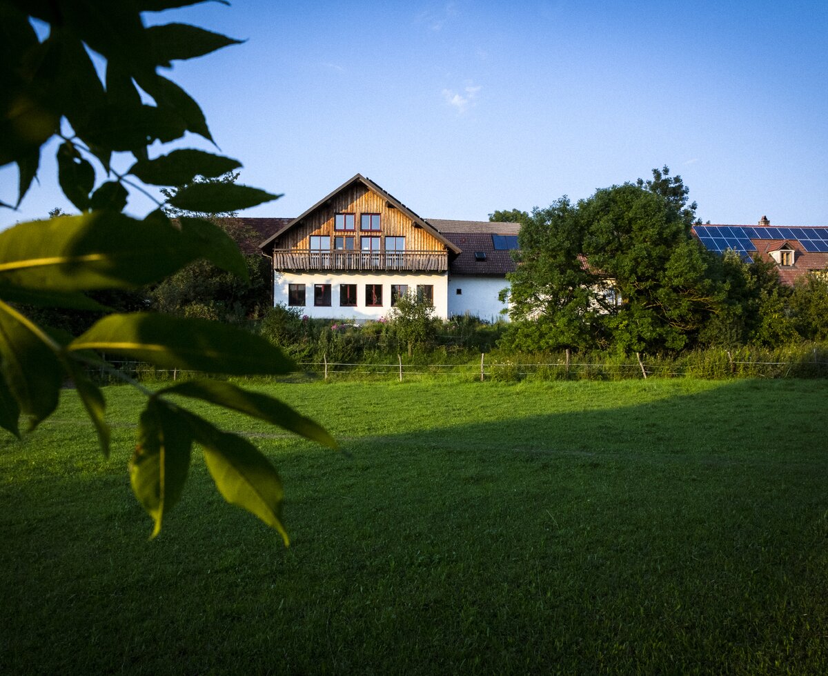 Außenaufnahme Wegwartehof | © Desiree El Mongi