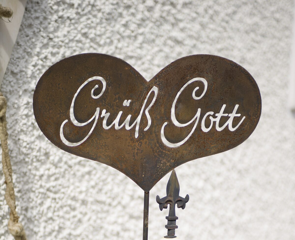 Grüß Gott Schild | © Urlaub am Bauernhof Niederösterreich / Karin Lohberger