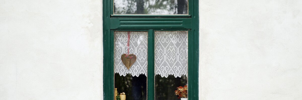 Altes Fenster in einer Kellergasse | © Urlaub am Bauernhof Niederösterreich / weinfranz.at