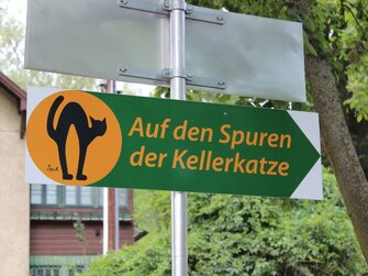 Schild - auf den Spuren der Kellerkatze | © Weinviertel Tourismus