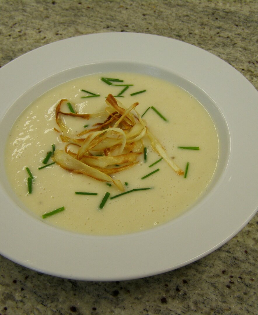 Spargelcremesuppe angerichtet mit frischem Spargel | © Urlaub am Bauernhof Oberösterreich / Gabriele Reisinger