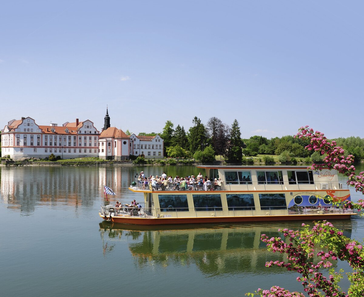 Schifffahrt auf dem Inn im Frühling, Innviertel-Hausruckwald | © Oberösterreich Tourismus GmbH / Tourismusverband Schärding / Hubert Berndorfer