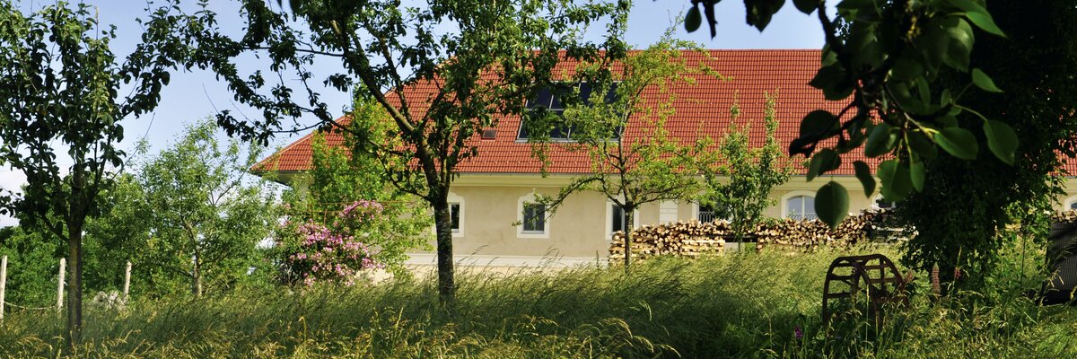 Ruheplätze nahe der Stadtgrenze von Linz | © Urlaub am Bauernhof Oberösterreich / Harald Puchegger