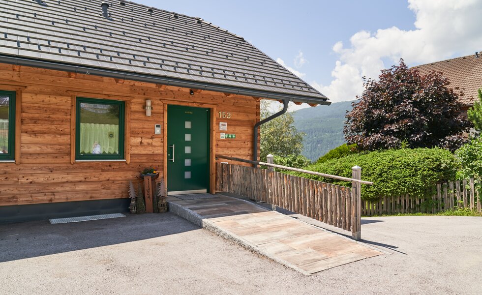 Eingang zu einer barrierefreien Wohnung  | © Urlaub am Bauernhof / Punkt und Komma