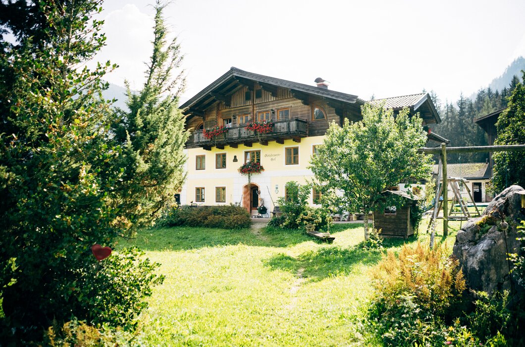 Außenansicht vom Götzbauernhof in Unken im SalzburgerLand | © Urlaub am Bauernhof im SalzburgerLand / Daniel Gollner