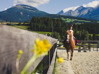 Reitplatz am Samerhof in Mariapfarr, Salzburger Lungau | © Urlaub am Bauernhof Salzburger Land / Matthias Gruber