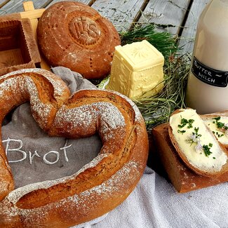 Butterbrot, Brot, Butterbrot, Brezen, Windhofgut in Annaberg, Salzburger Land | © Windhofgut / Andrea Schilchegger