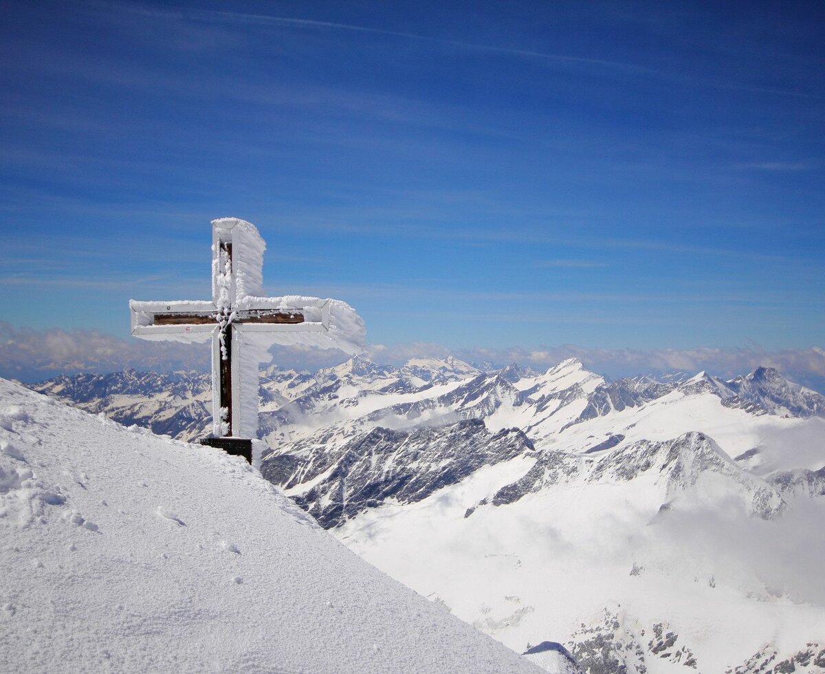 Gipfelkreuz mit Schnee im Winter, Nationalpark Hohe Tauern, Salzburger Land | © Salzburger Land Tourismus / Daniel Breuer