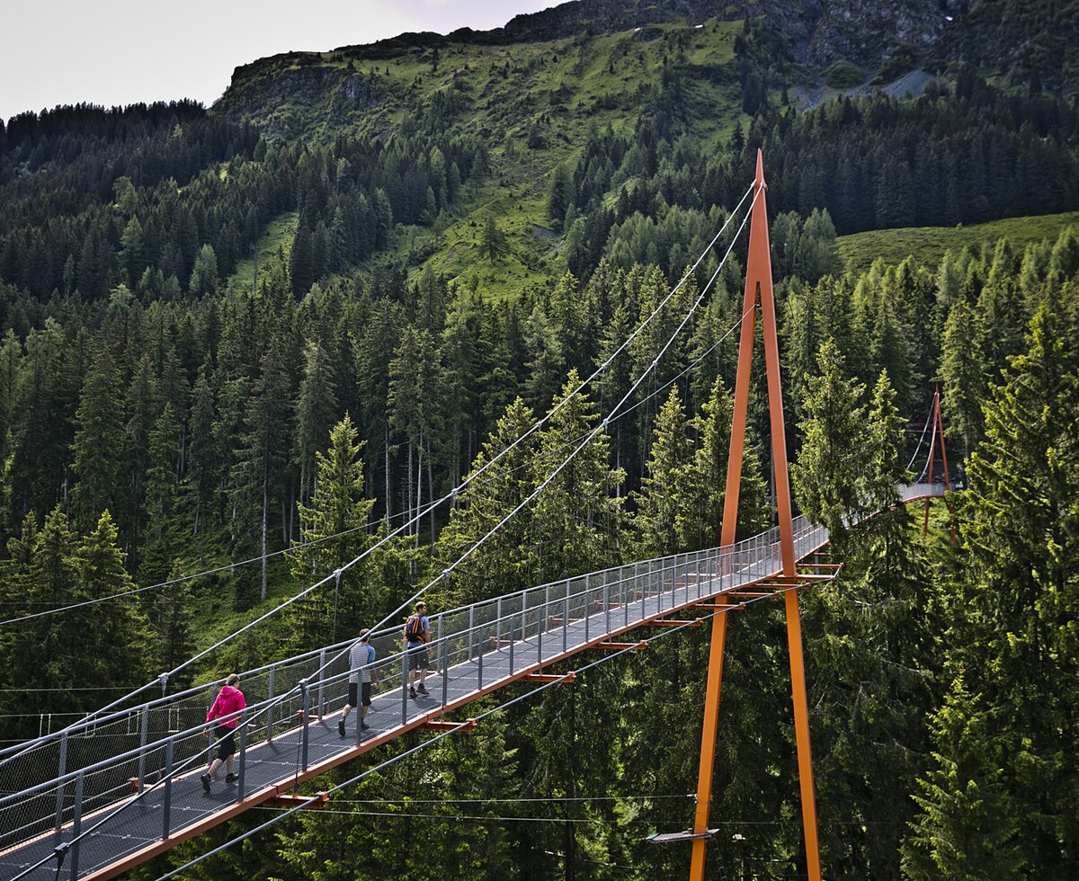 Golden-Gate-Brücke der Alpen in Saalbach-Hinterglemm, Salzburger Saalachtal | © Saalbach.com / Mirja Geh