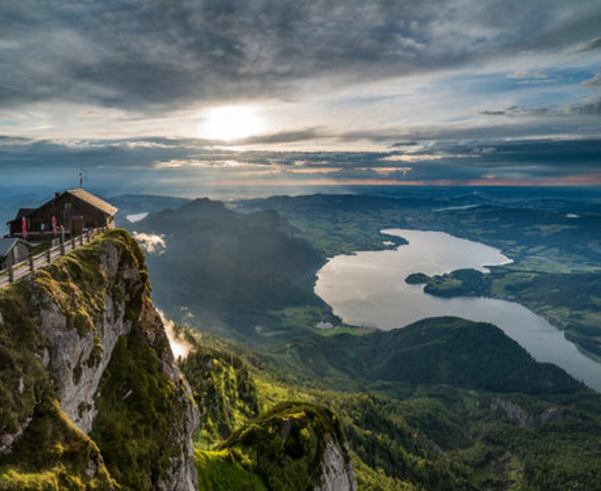 Aussicht von der Schafbergspitze am Wolfgangsee auf die Atterseeregion | © WTG / wimair.at