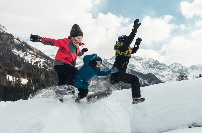 Kinder beim Spielen | © Urlaub am Bauernhof im SalzburgerLand/ Punkt und Komma