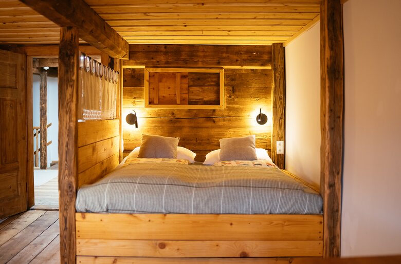 Schlafzimmer in einem urigen Bauernhaus | © Urlaub am Bauernhof Steiermark / Daniel Gollner