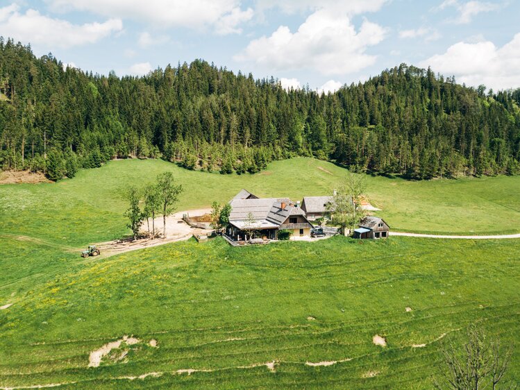 Drohnenaufnahme Bauernhof und Restaurant Lurgbauer, Steiermark | © Urlaub am Bauernhof Steiermark / Daniel Gollner