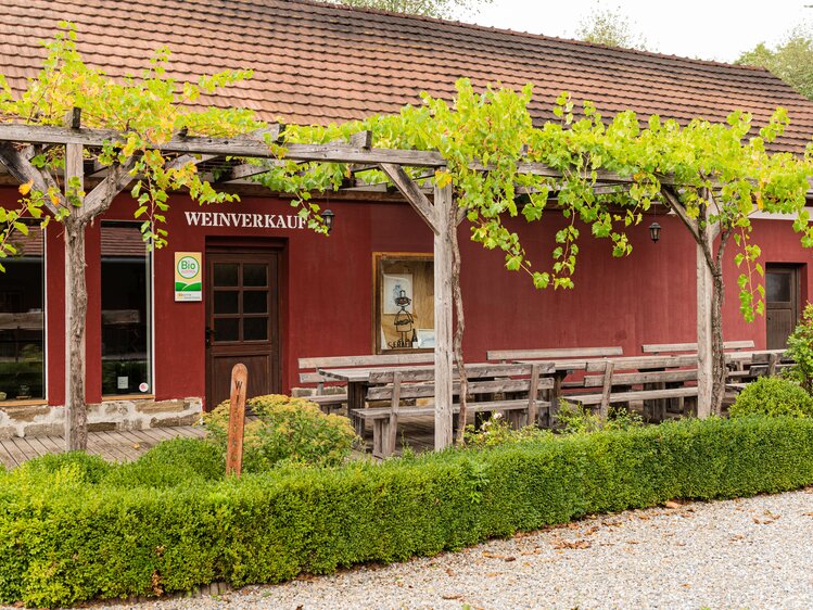 Vinothek und Weinverkauf am Weingut Monschein, Urlaub am Winzerhof Steiermark | © Urlaub am Bauernhof Steiermark / Sabine Ertl