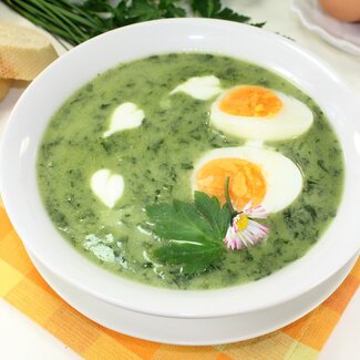 Frühlingskräutersuppe | © Fotolia / silencefoto