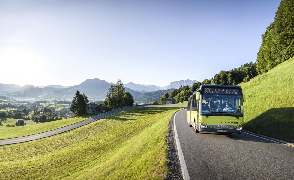 Mit dem Bus durch's Ländle | © Lucas Tiefenthaler - Bregenzerwald Tourismus