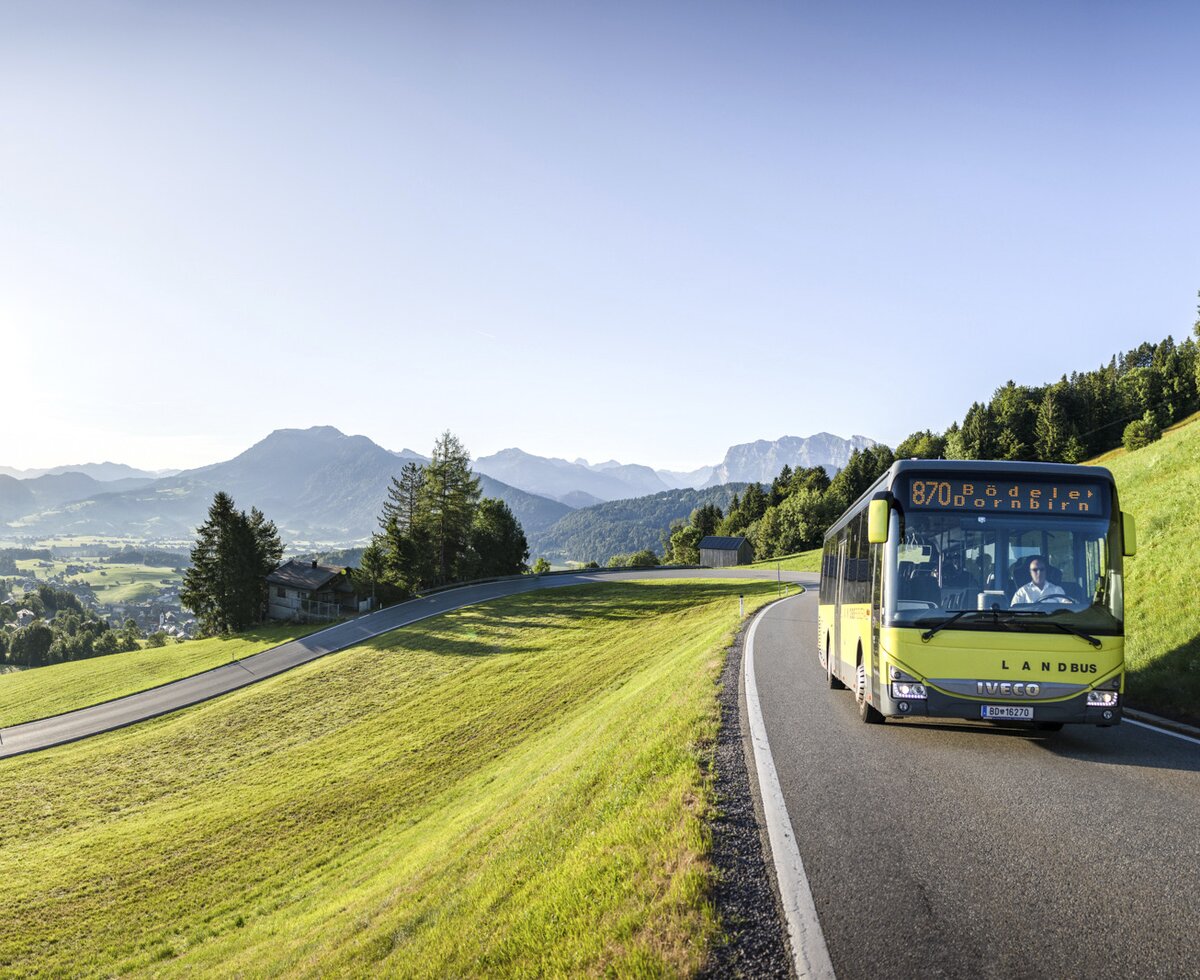 Mit dem Bus durch's Ländle | © Lucas Tiefenthaler - Bregenzerwald Tourismus