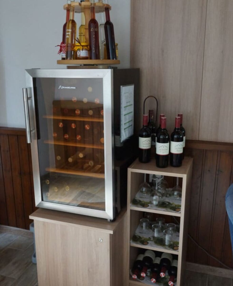 Weinkühlschrank in der Veranda