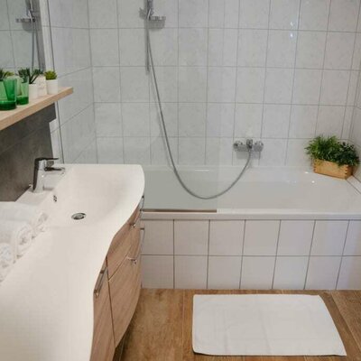 Badezimmer mit Badewanne