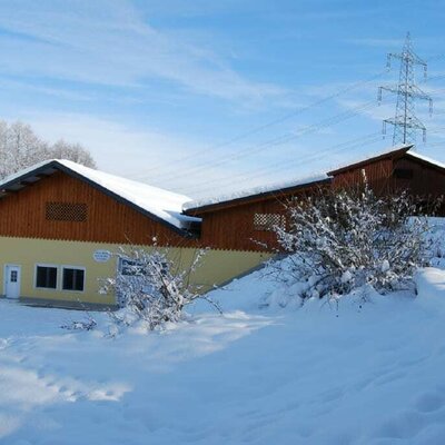 Heizhaus mit Terrasse