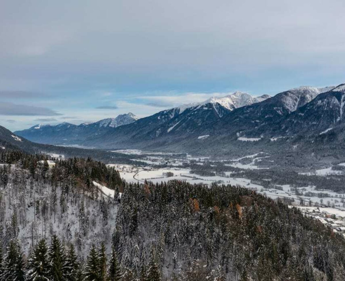 Blick ins winterliche Gailtal