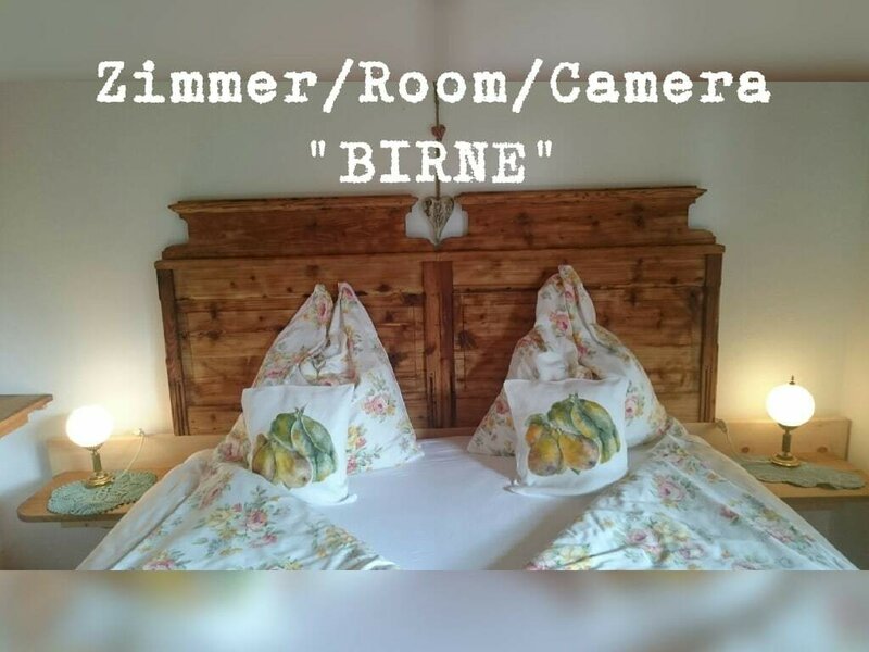 Zimmer Birne, neue Designerbetten aus Zirbenholz