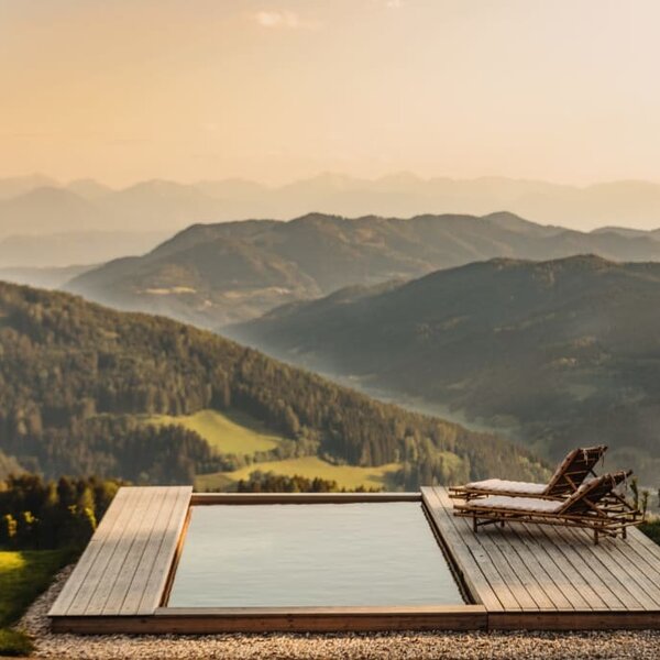 Quellwasserpool mit Aussicht | © Die Saualmleitn, Familie Höffernig