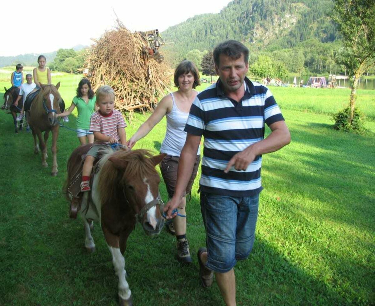 geführtes Ponyreiten am Talhof; https://www.talhof.net