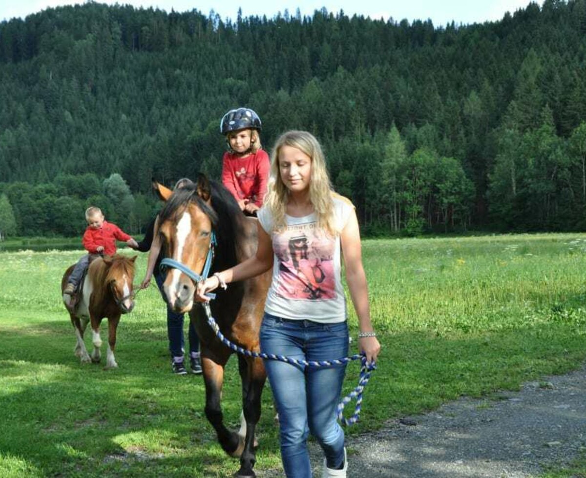 Geführtes Reiten am Talhof; https://www.talhof.net