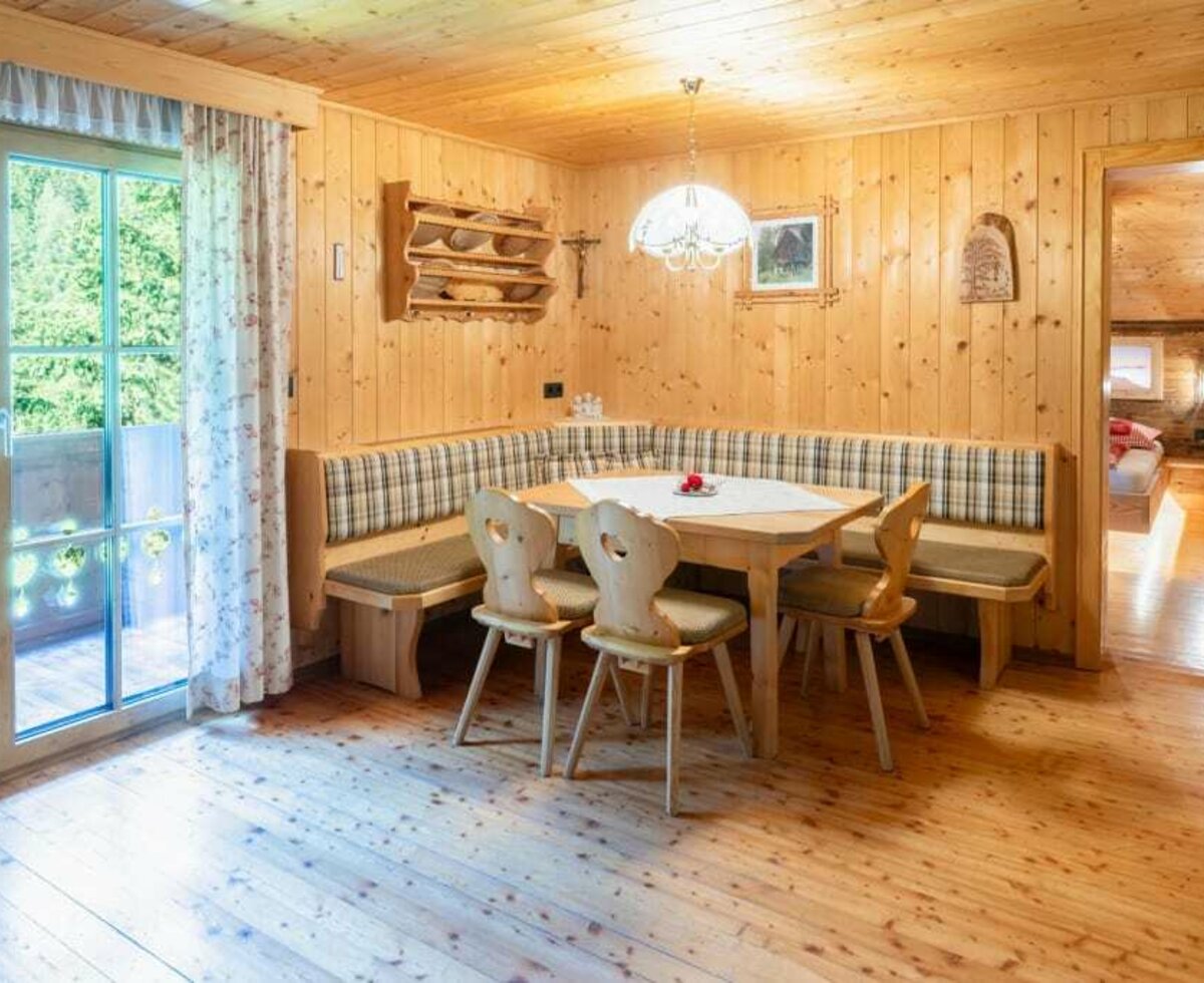 Wohnzimmer/Esstisch