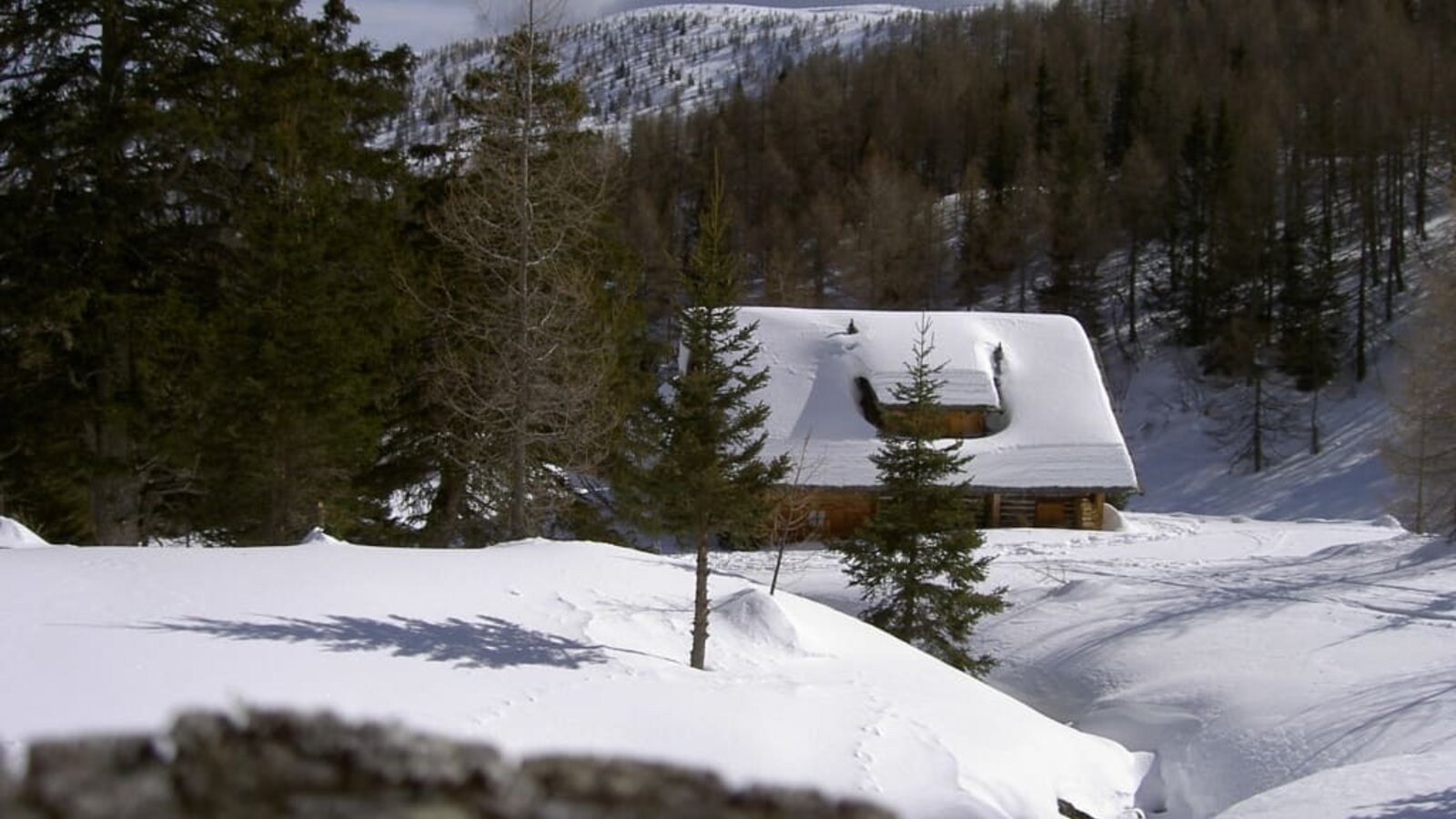 Leebhütte im Schnee