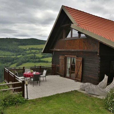 Hütte mit Terrasse