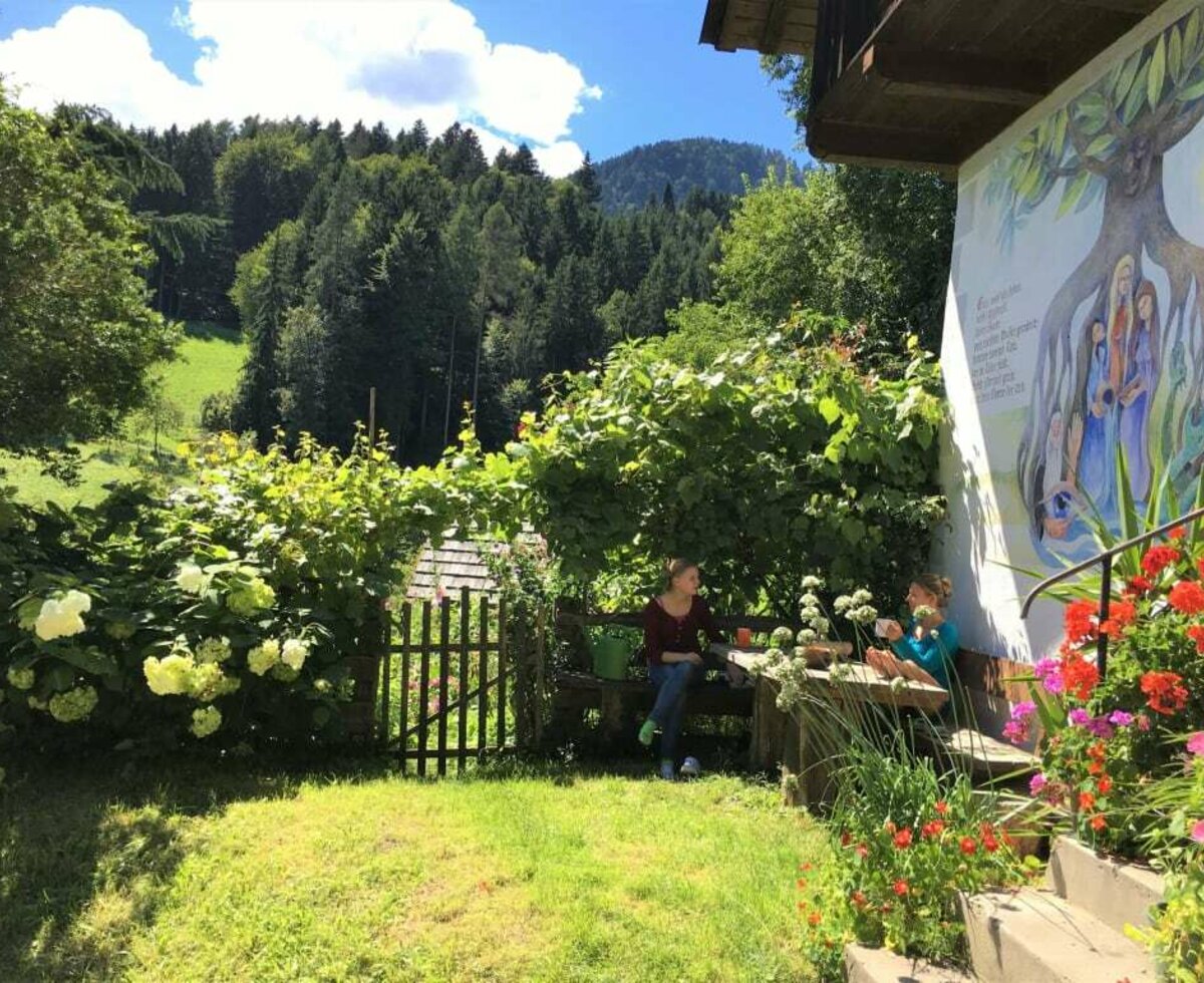 Aussicht auf Ferienhaus und Garten