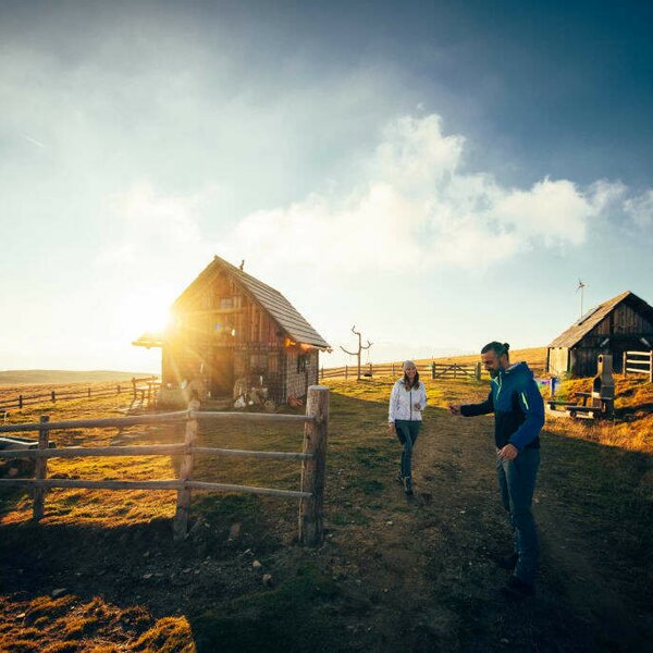 Almhütte Peterbauerhütte zum Sonnenuntergang