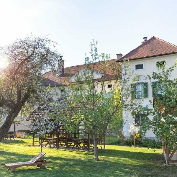 Schlossgut Gundersdorf im Frühling