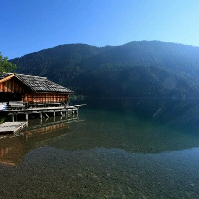 Hauseigener Badestrand am Sonnenhof am Weissensee