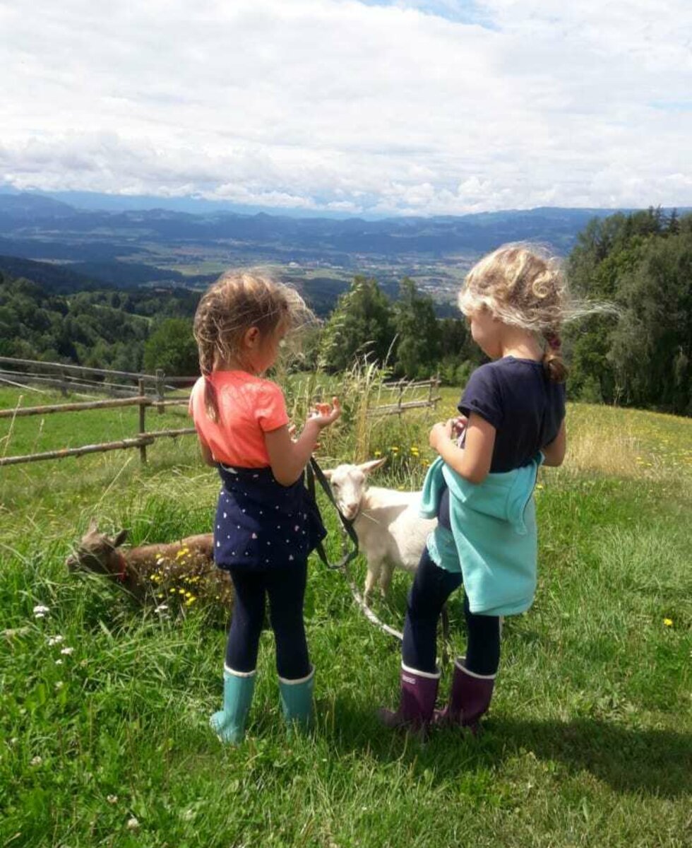 Kinder Glück, Frieden, Freude