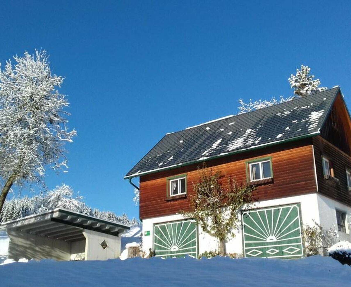 Ferienhaus im Winter