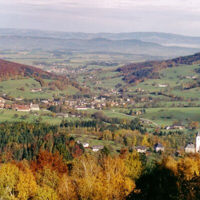 Forellenhof   Aussicht vom Wanderweg Aussicht über Texingtal