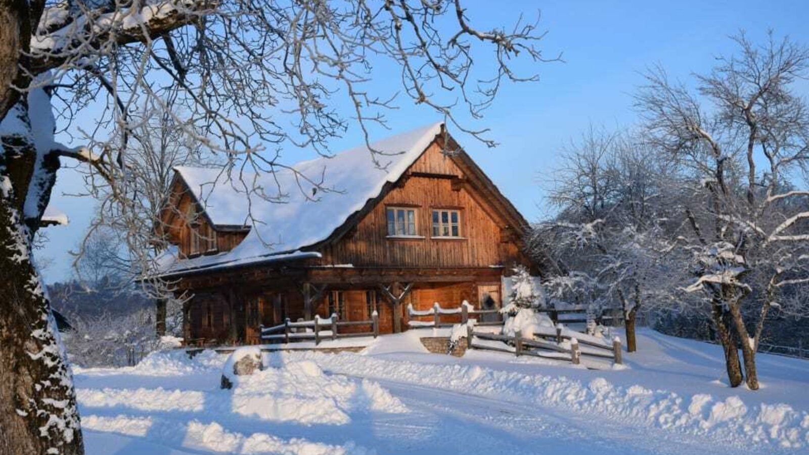 Hütte im Winter