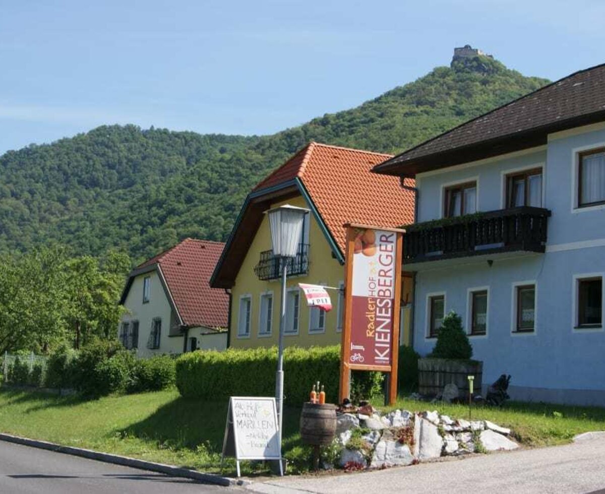 Radlerhof Kienesberger am Fuße der Ruine Aggstein