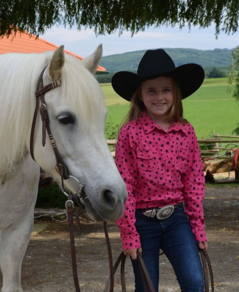 Isabell und ihr Pony Tatoo