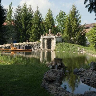 Weingut Edenhof - Teich mit Wassergrotte