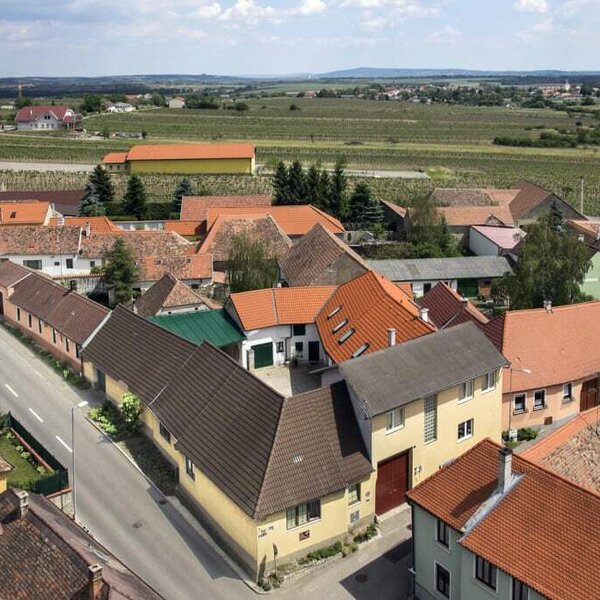 Weingut Seher - Außen und von oben