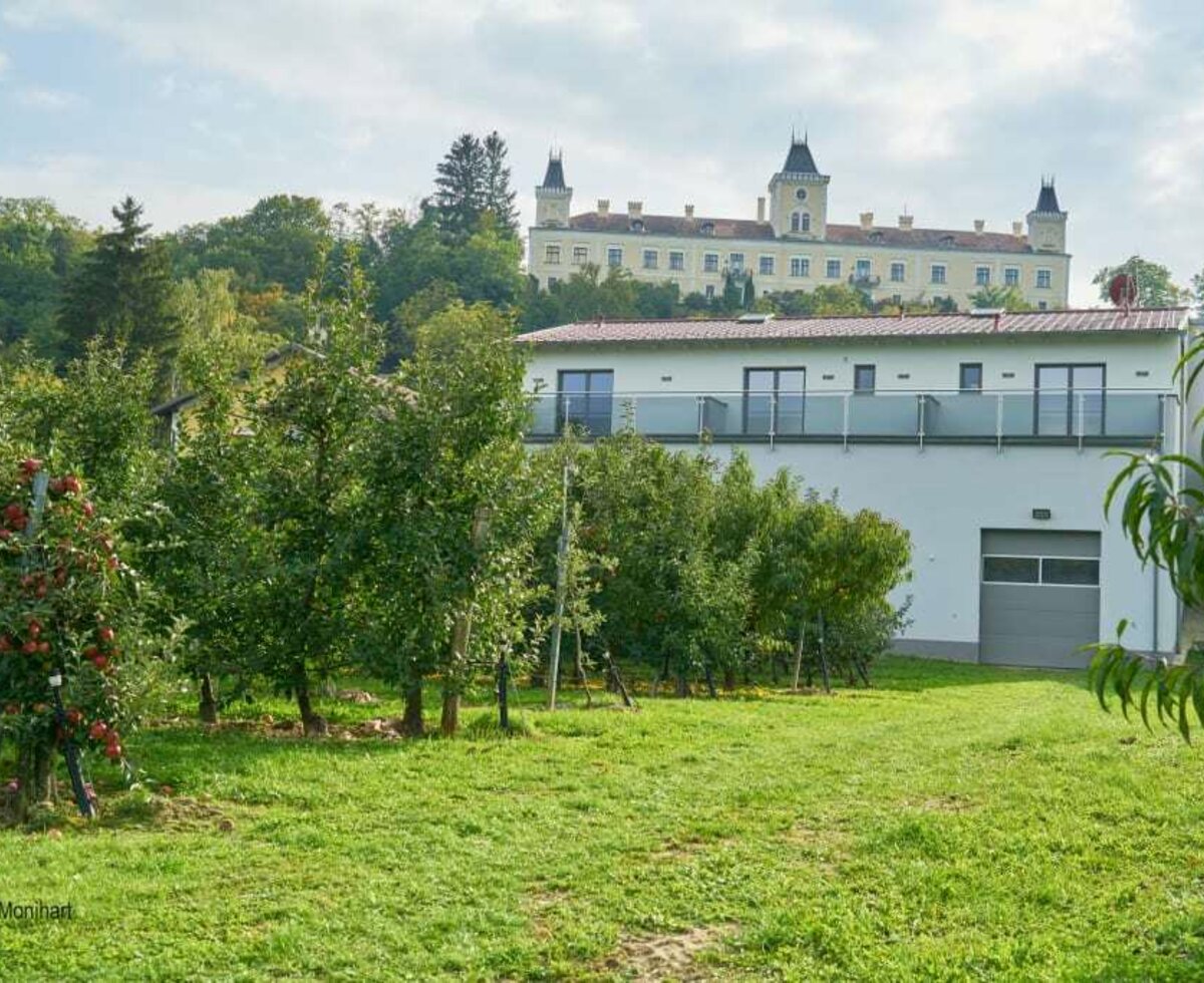 Weinhof Maier - Gartenansicht